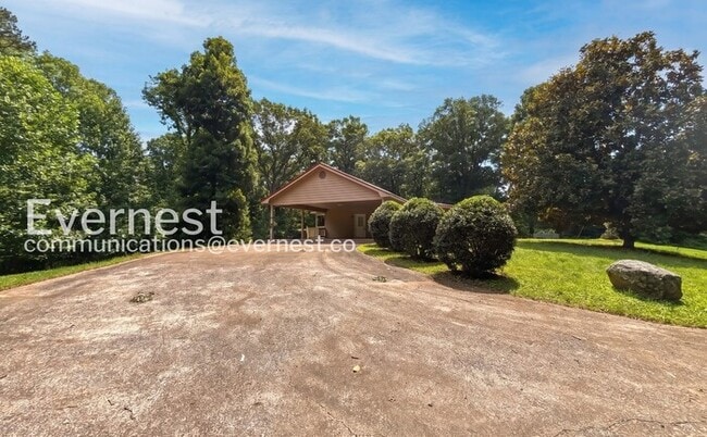 Photo - 2 Bed/1 Bath Home with Carport / Pet-Friendly / Available Now!