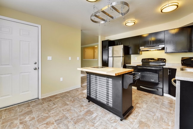 Photo - The Pines Apartments