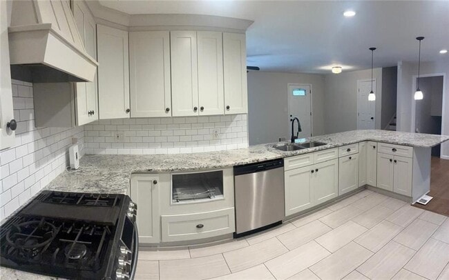 Photo - 1744 Oak Ridge Way NW