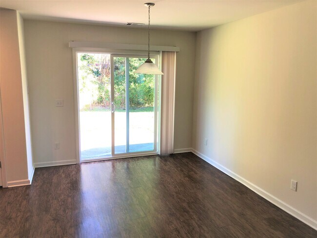 Photo - 82 Roseberry Cir