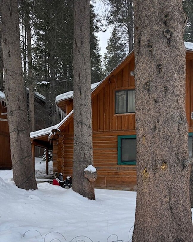 Photo - Spacious 3BD + Loft Log Home in June Lake | 2,200 SF | Rustic Charm & Privacy – $3,200/Month