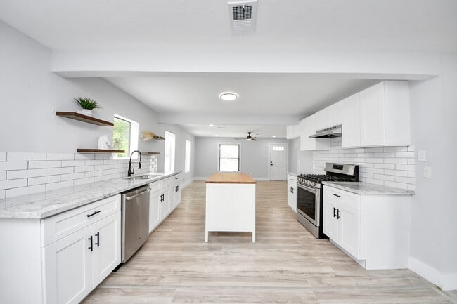 Building Photo - 503 Schilling Ave