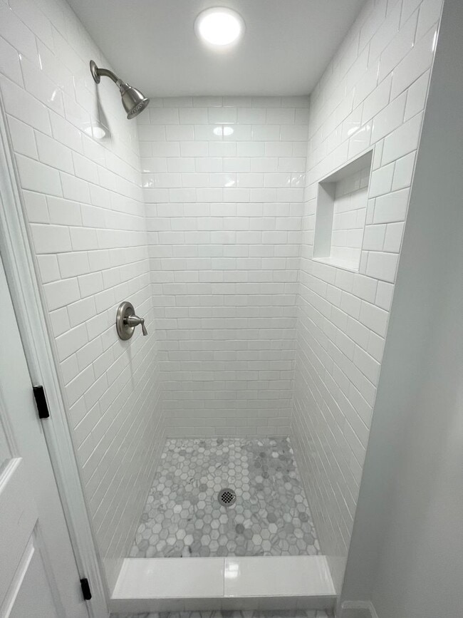 Photo - Newly Renovated 1 bedroom Unit 810 A Florence St