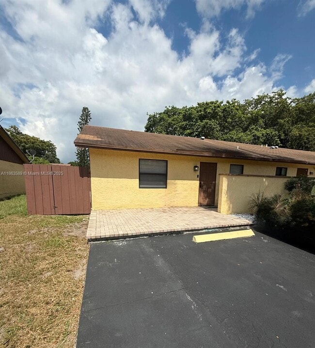 Building Photo - 4403 NW 4th Ave Rental
