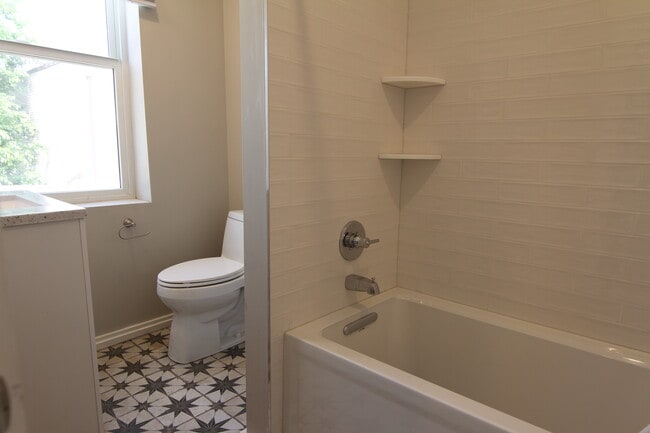 Photo - 3945 Baring St Unidad 2nd Floor - B