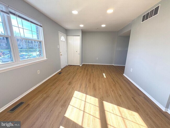 Photo - 17 Holland Hill Ct