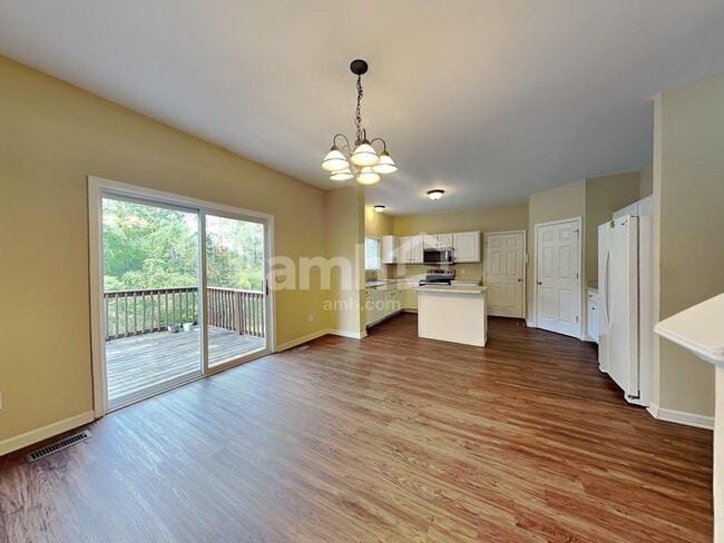 Photo - 302 Forest Bend Dr