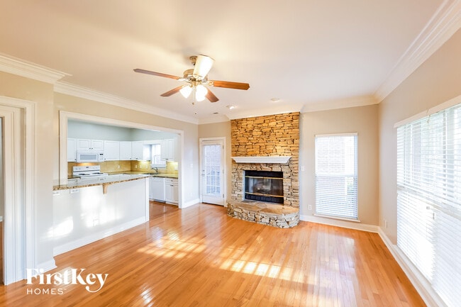 Photo - 125 Charleston Way