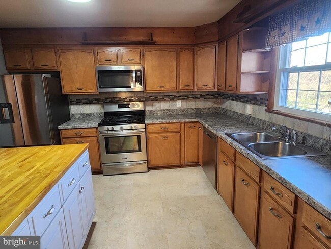 Photo - 9839 Lees Mill Rd