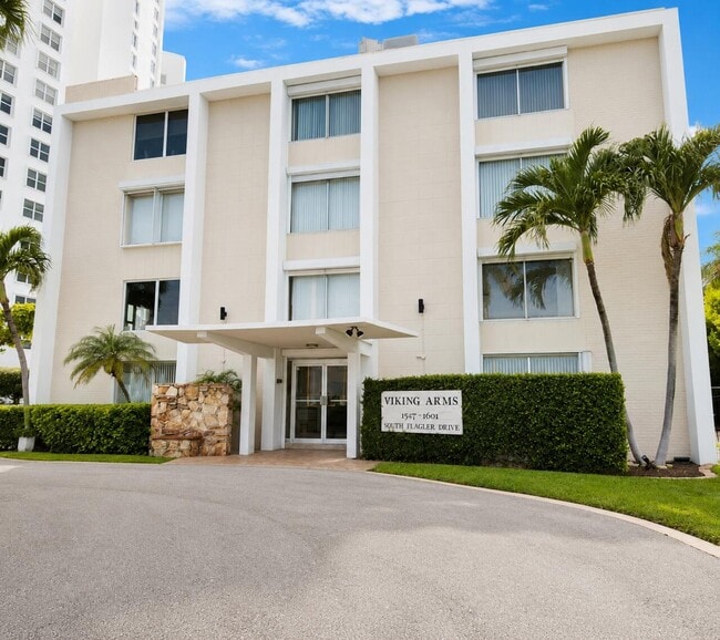 Building Photo - 1527 S Flagler Dr Unit 203F