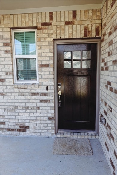 Photo - 211 Forest W St