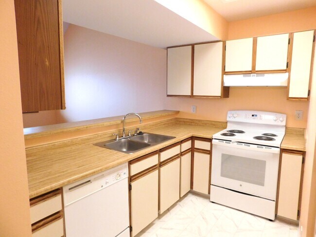 Photo - 876 London Green Way