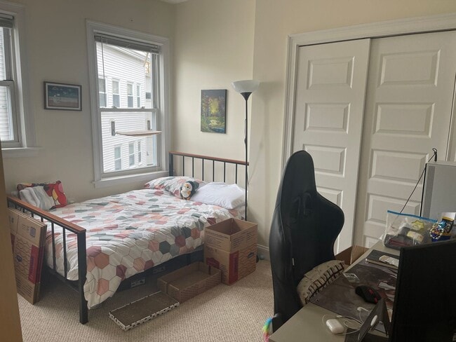 Photo - Stunning 2 bed , Free Month/No fee Exposed brick, Central AAC, Porch Super Sunny Awesome layout! ...