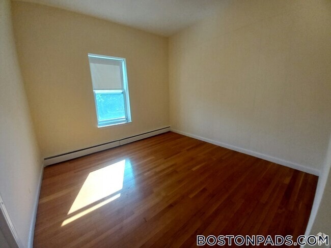 Building Photo - 172 N Beacon St Rental