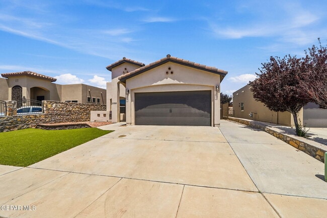 Photo - 2120 Honour Point Pl