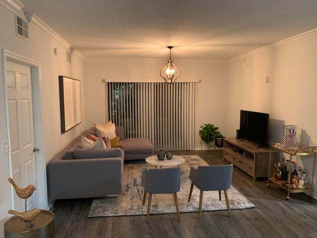 Photo - 4903 Midtown Ln