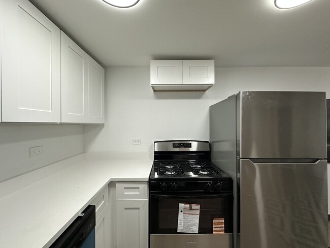 Photo - 1626 N Fairfield Ave Unit R00A