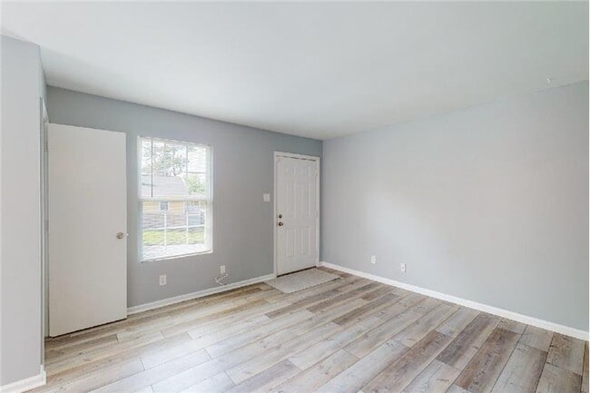 Photo - 1003 Lowry AVE Unit D