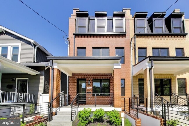 Building Photo - 4411 1/2 Illinois Ave NW Unit UNIT B