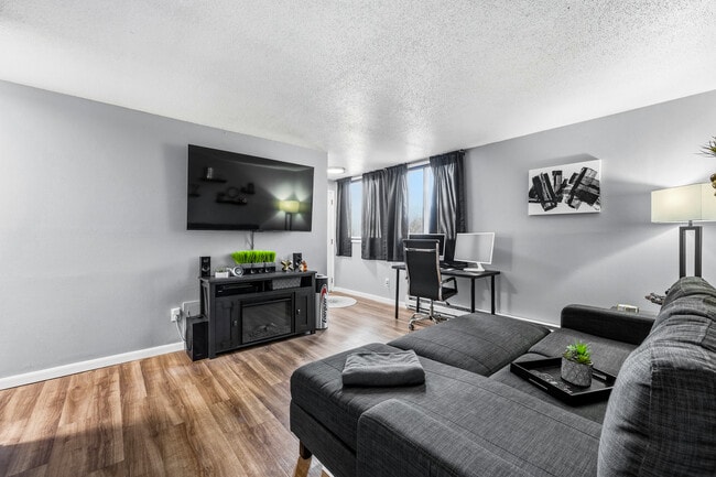 Photo - 810 Benton Dr