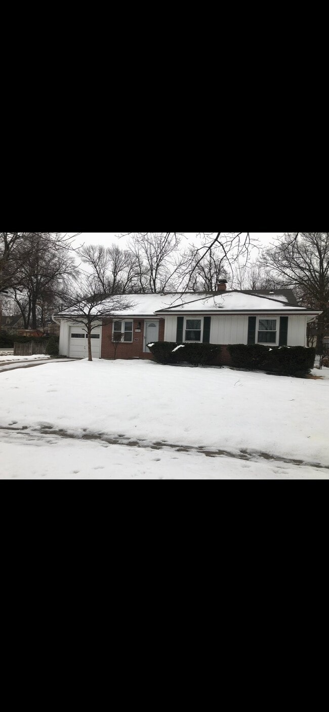 Photo - 8101 Summit St
