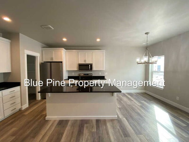 Photo - 2890 Sunburst Dr