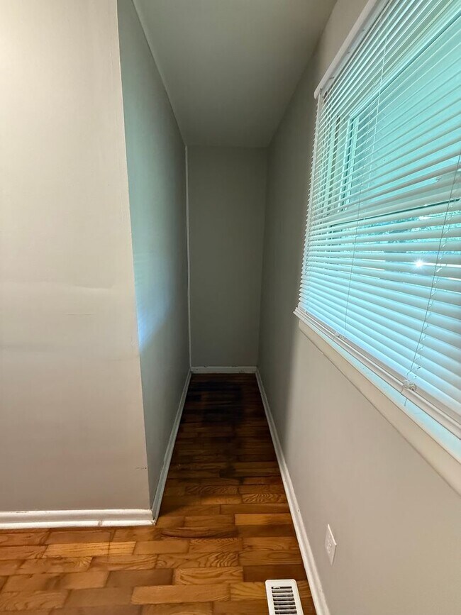 Photo - Great 3 bedroom 2 bath with garage