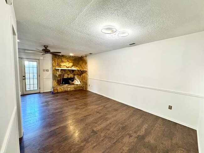 Photo - 200 Martingale Unit 120