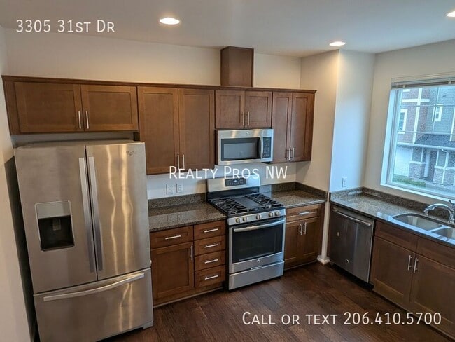 Photo - 3305 31st Dr