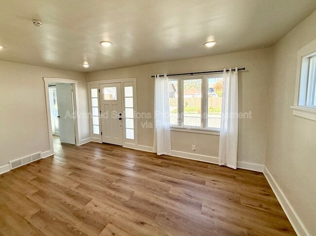 Photo - 270 E Coatsville Ave