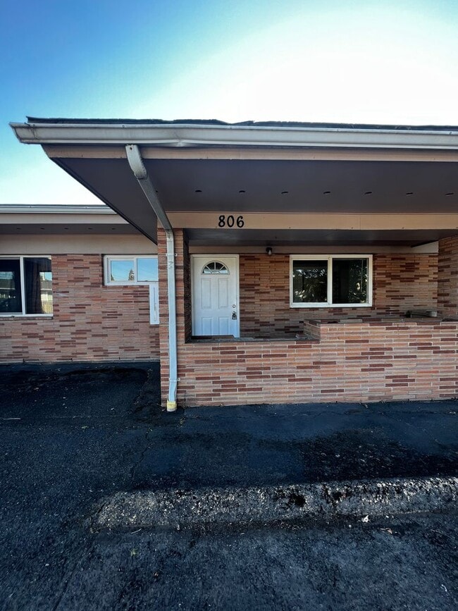 VMH-Vine Maple Triplex - VMH-Vine Maple Triplex Apartment Unit 806-QU