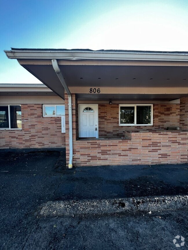Building Photo - VMH-Vine Maple Triplex Unit 806-QU Rental