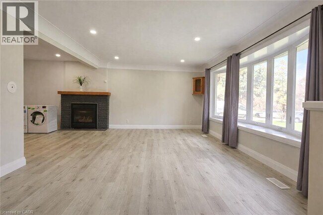 Photo - 208 Montgomery Rd
