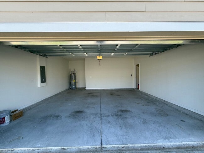 Photo - Spacious 4-Bedroom Modern Home in Oaks Preserve – Perfect Gainesville Location