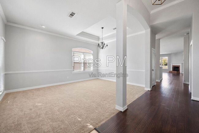 Photo - 2605 Wandering Oak Dr