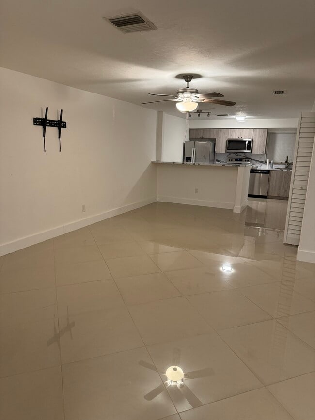 Photo - 5204 Coronado Pky Unit Apt B