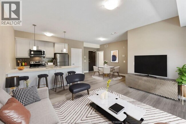 Photo - 1840 Cabana Road E Unité 204