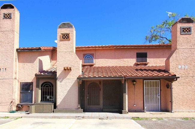 Building Photo - 5500 McPherson Rd Unit 29 Rental