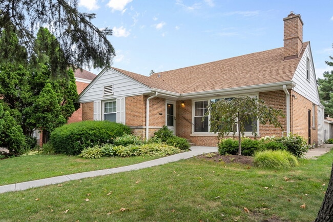 Photo - 4914 Lunt Ave House
