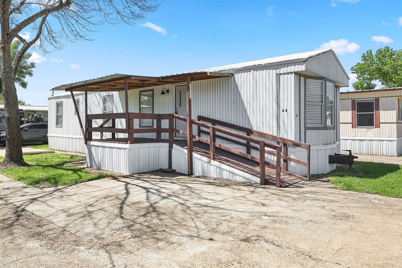 Photo - 2222 N Austin Ave
