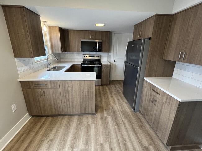 Photo - 393 W 20th St