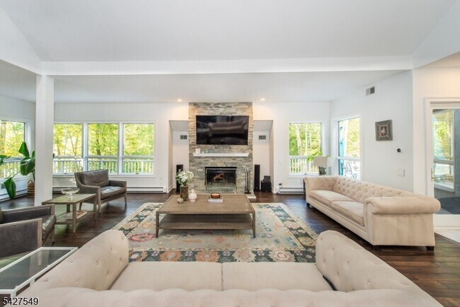 Photo - 4 Springwood Terrace