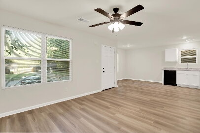 "4-Bed, 2-Bath Retreat in Memphis – Your Perfect Sanctuary Awaits!"