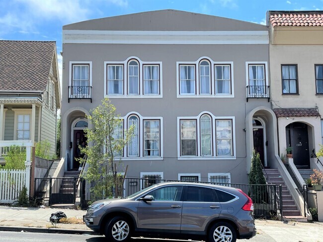 Building Photo - 1551 Oakdale Ave Unit 1551 Rental