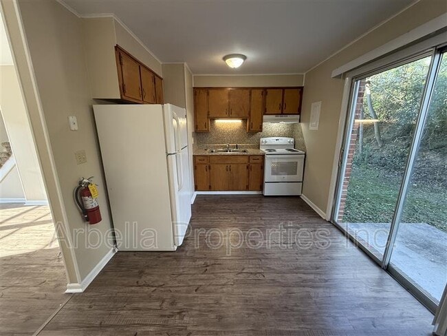 Photo - 1404 Bloomingdale Rd Unidad B7