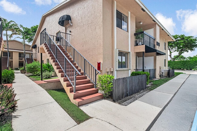 Building Photo - 6043 10th Ave N Unit 129