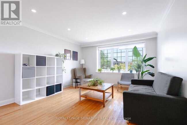 Photo - 83 Caledonia Rd