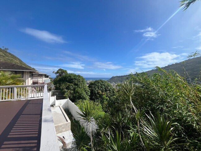 Photo - Renovated 6 Bedroom, 3.5 Bath Home with 2 Garages in Aina Haina