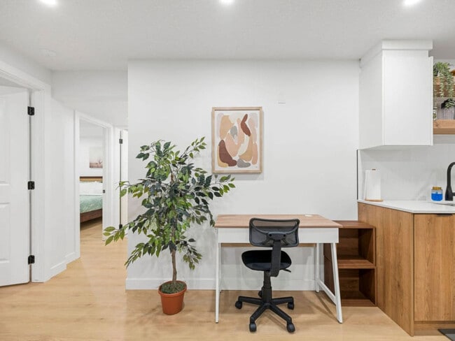 Photo - 11011-11151 151 St NW Unit ID1308615P