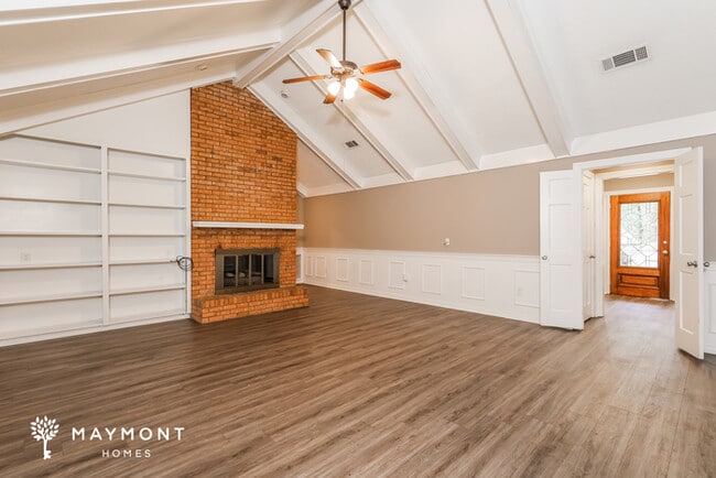 Photo - 214 Edinburgh Ct